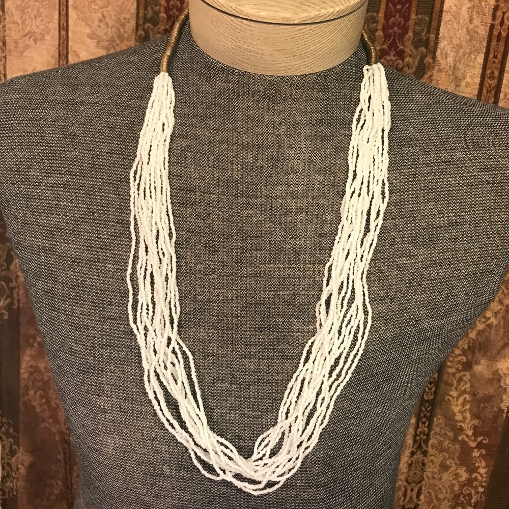 White and gold liquid necklace